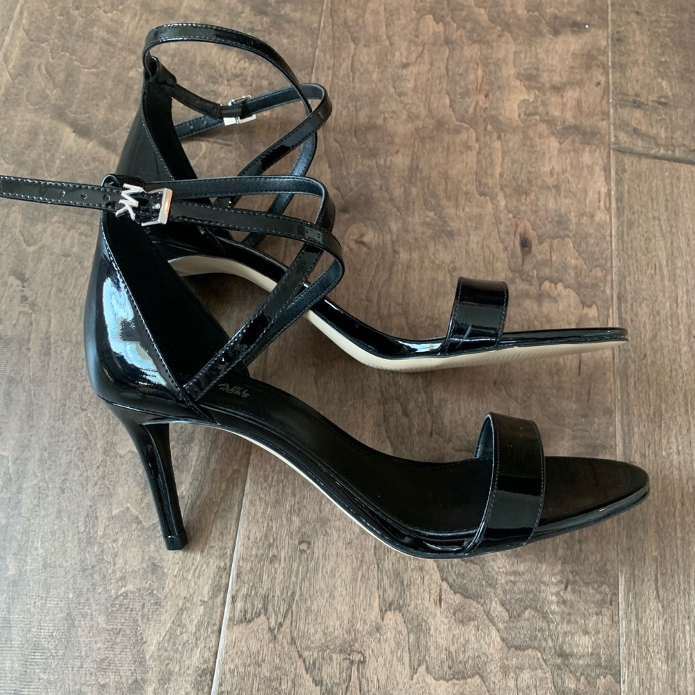 NWOT Michael Kors sandals